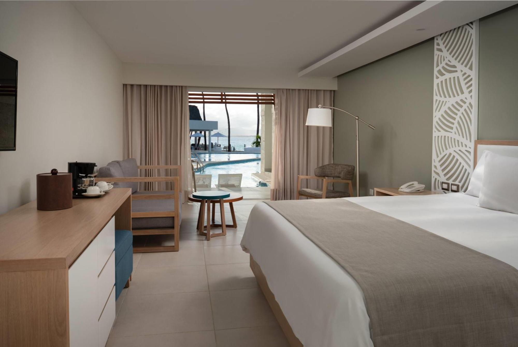 Swim-Up Junior King Suite Ocean View Balcony Non-Smoking,1759396420:JPEG